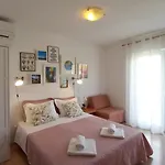 Lina Vrankovic * Hvar Town